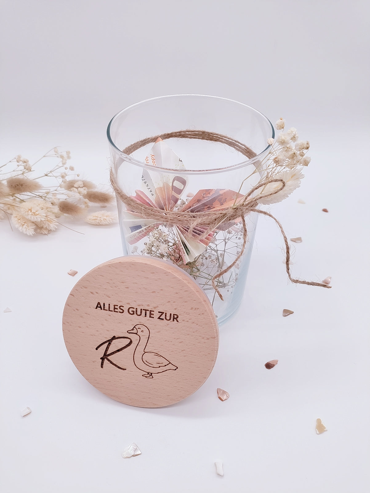 Vorratsglas „Alles Gute zur Rente“ mit witziger Gravur – nachhaltiges Glas mit Buchenholzdeckel, ideal als Geschenk zum Ruhestand. Erhältlich in drei Größen, plastikfrei verpackt.
