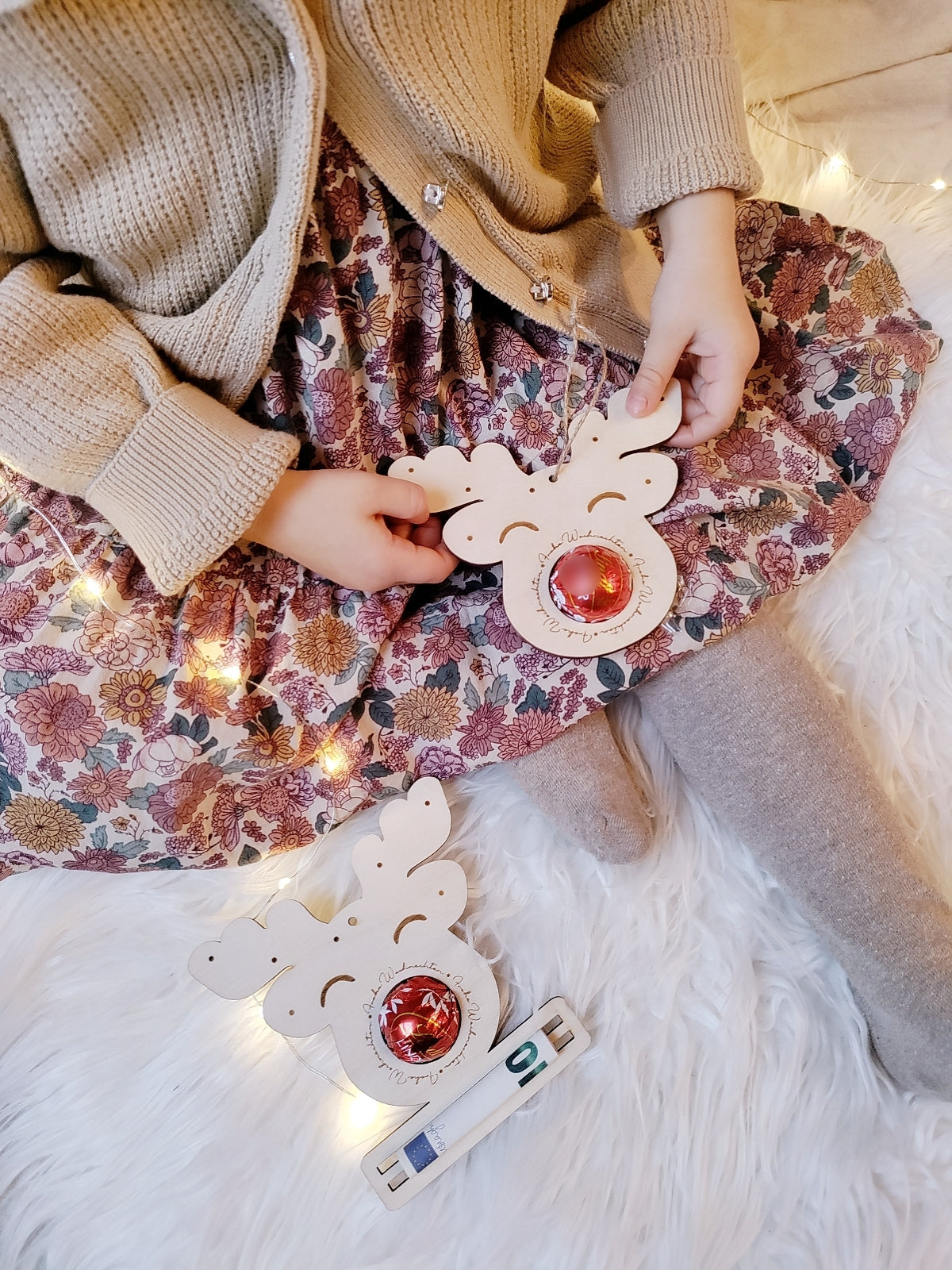 Süßes Rentier Gesicht Holz – Weihnachtsgeschenk mit Lindt Schokolade – Schokoladenhalter und Geldgeschenk Weihnachten – personalisierte Deko nachhaltig, Geschenkidee Kollegen, Freunde, Familie