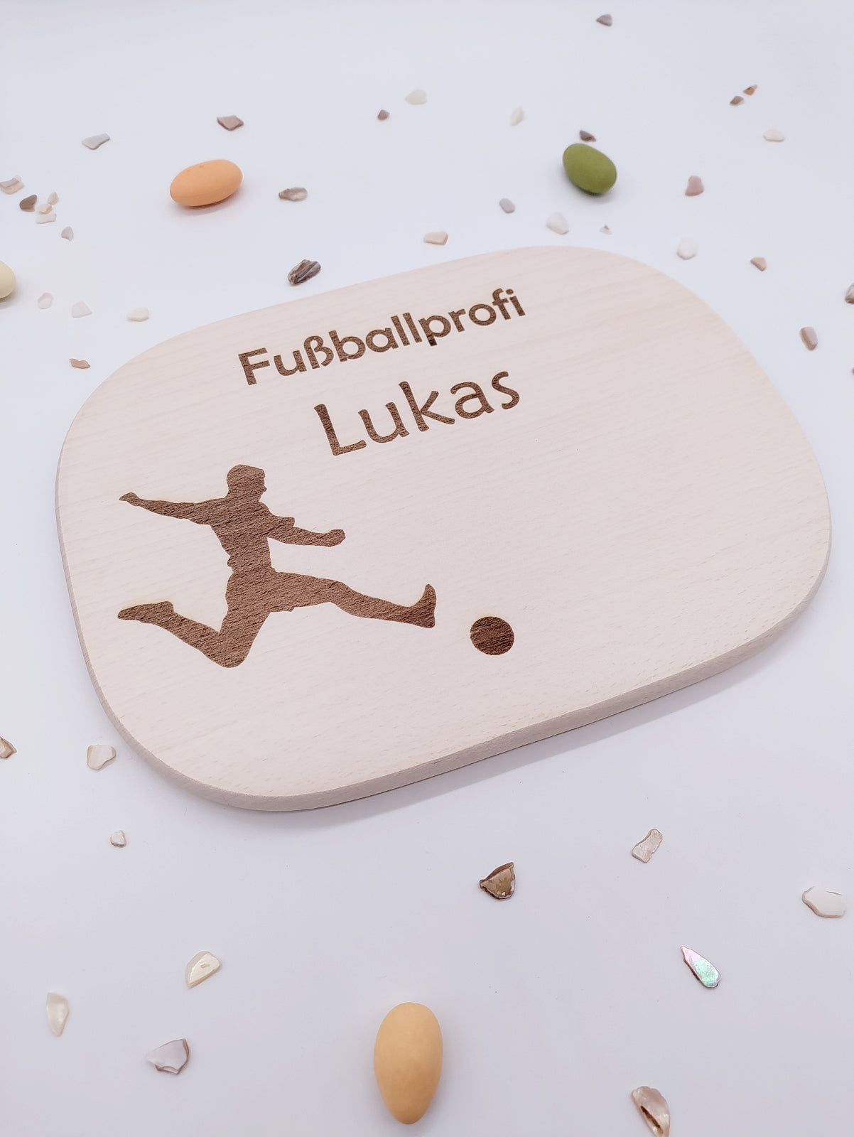 Personalisiertes Vesperbrett mit Fußballer-Gravur und Name aus massivem Ahornholz, Geschenk für Kinder und Fußballfans, nachhaltig produziert auf der Schwäbischen Alb