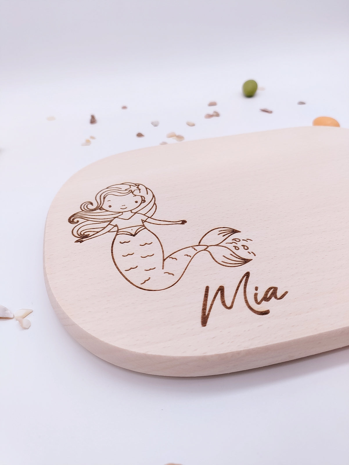 Personalisiertes Vesperbrett aus Ahornholz mit Gravur Meerjungfrau und Name – Frühstücksbrett Kinder Geschenk