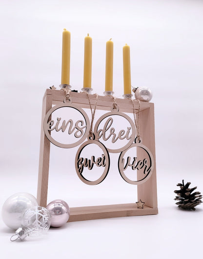 Gelaserte Adventskranz-Zahlen aus Holz 1 bis 4, moderne und schlichte Weihnachtsdeko für Adventskranz oder Kerzenhalter, nachhaltig gefertigt
